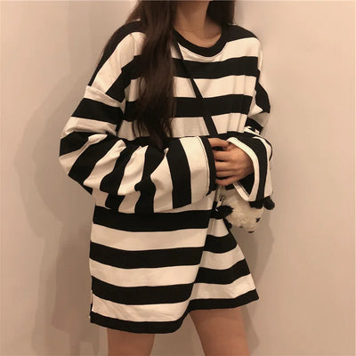 Striped T Shirt Women Casual Loose Long Sleeve Tops Female Streetwear Gothic Dark Shirts Spring Women T-shirt Vintage Blouse
